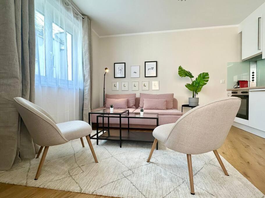 Apartament Free Parking I Balcony I 5 Min To Train Station