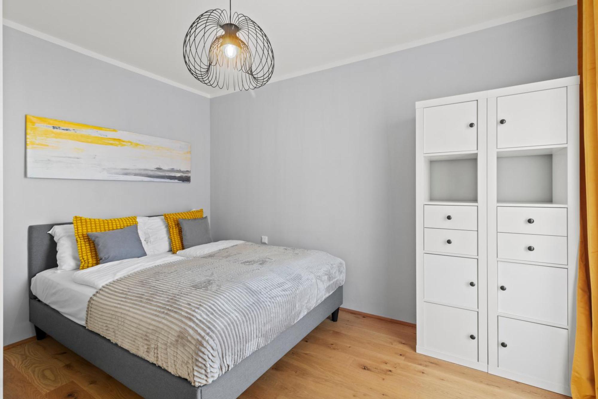 Apartament Free Parking I Balcony I 5 Min To Train Station *