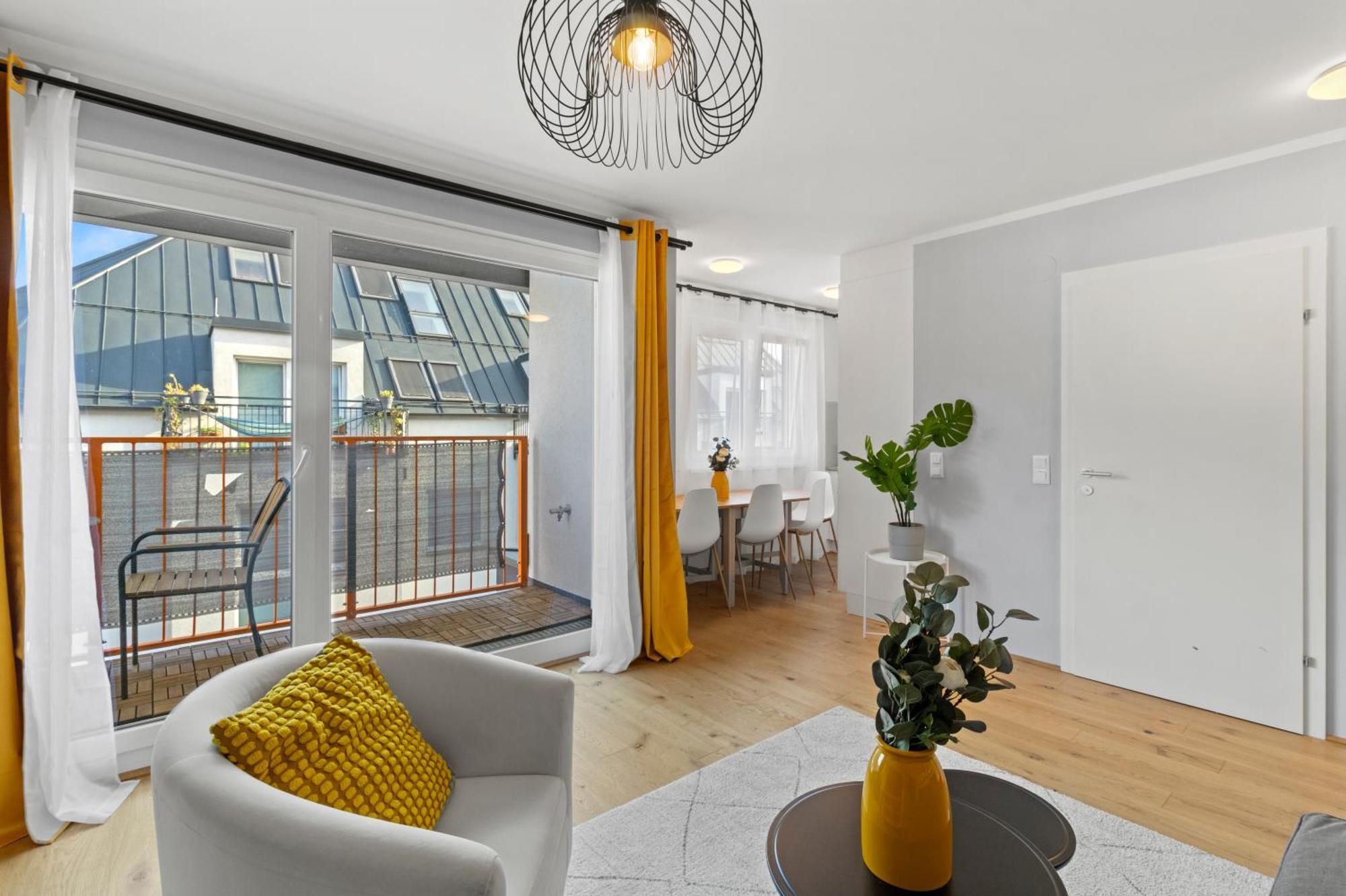 Free Parking I Balcony I 5 Min To Train Station Apartament