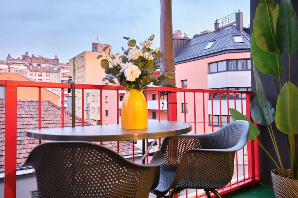 Free Parking I Balcony I 5 Min To Train Station Apartament Wiedeń