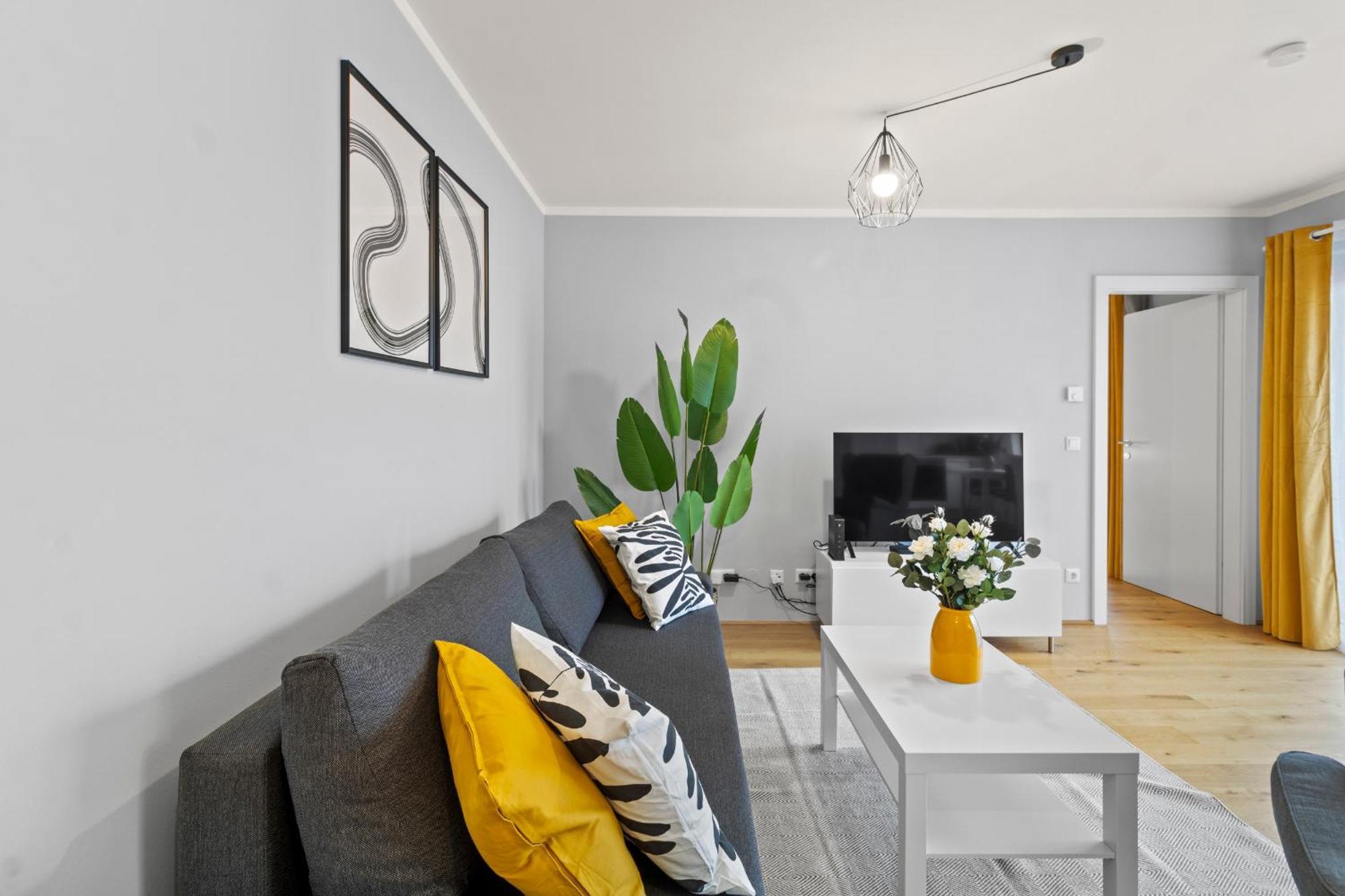 Apartament Free Parking I Balcony I 5 Min To Train Station *