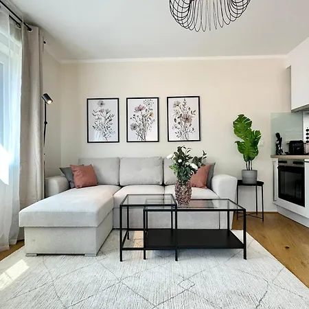 Ferienwohnung Free Parking I Balcony I 5 Min To Train Station Wien Exterior foto