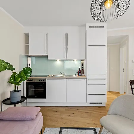 Ferienwohnung Free Parking I Balcony I 5 Min To Train Station Wien Exterior foto