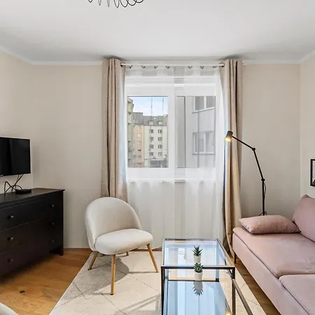 Ferienwohnung Free Parking I Balcony I 5 Min To Train Station Wien Exterior foto