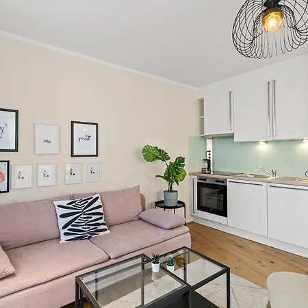 Ferienwohnung Free Parking I Balcony I 5 Min To Train Station Wien Exterior foto