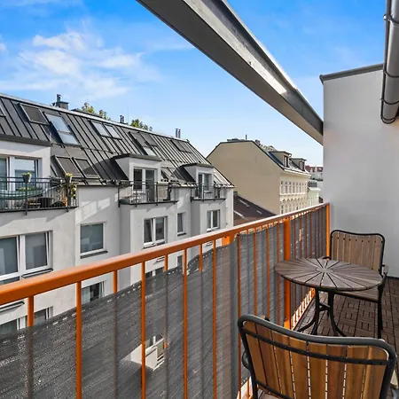 Ferienwohnung Free Parking I Balcony I 5 Min To Train Station Wien Exterior foto