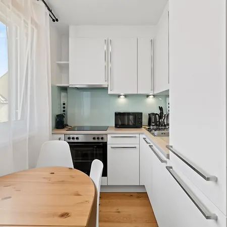 Ferienwohnung Free Parking I Balcony I 5 Min To Train Station Wien Exterior foto