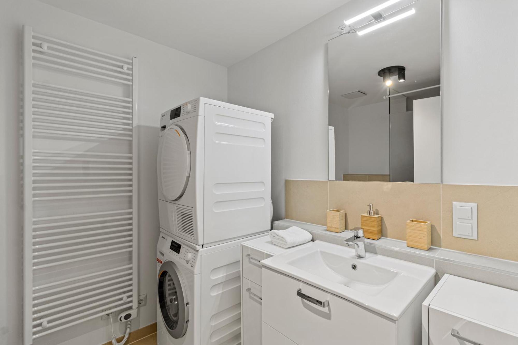 Free Parking I Balcony I 5 Min To Train Station * Wien